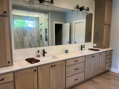 Modern Farmhouse: A mix of rustic charm and sleek design